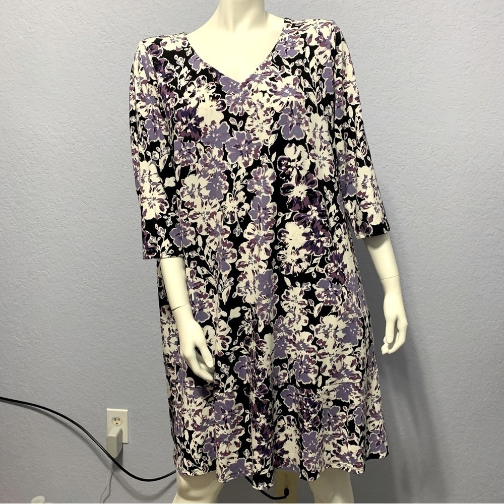 J. Jill Wearever Collection V-Neck Floral Knee Length Stretch Shift Dress